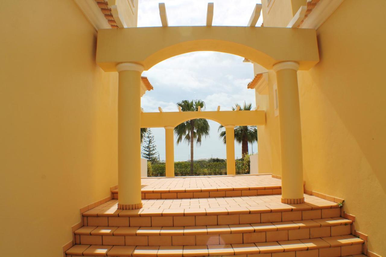 Apartment 2 Bedrooms With Shared Pool Enclosed Garden And Wifi At 5 Km Away From The Albufeira