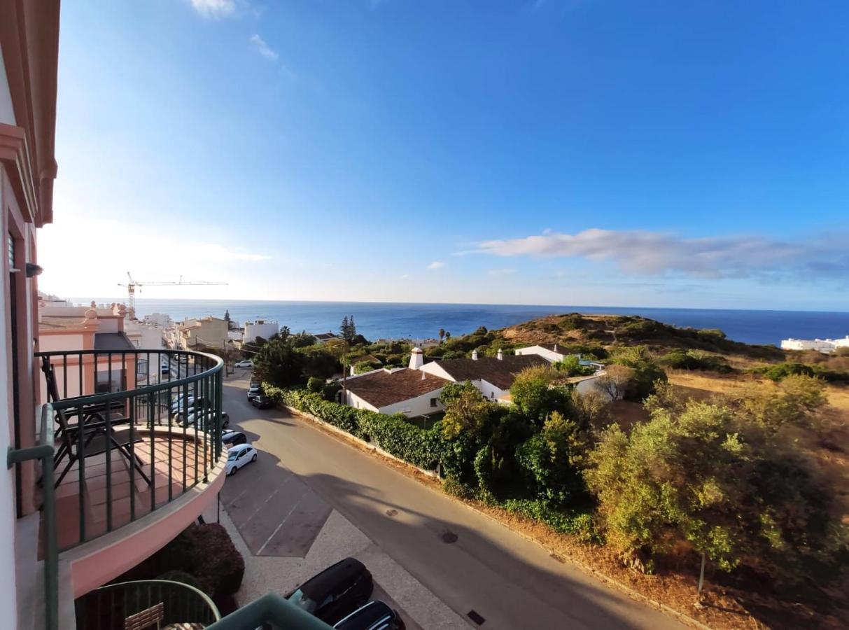 Lovely 2 Bedroom Including Pool, Stunning Ocean Views & Closeby Apartment *