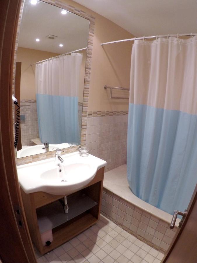 Apartment Apartment With One Bedroom In Estombar With Wonderful City View Shared Pool Enclosed Garden 4 Km From The Beach