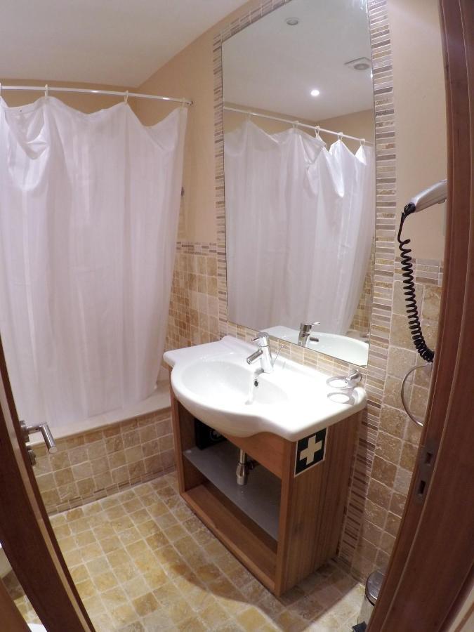 Apartment Apartment With One Bedroom In Estombar With Wonderful City View Shared Pool Enclosed Garden 4 Km From The Beach