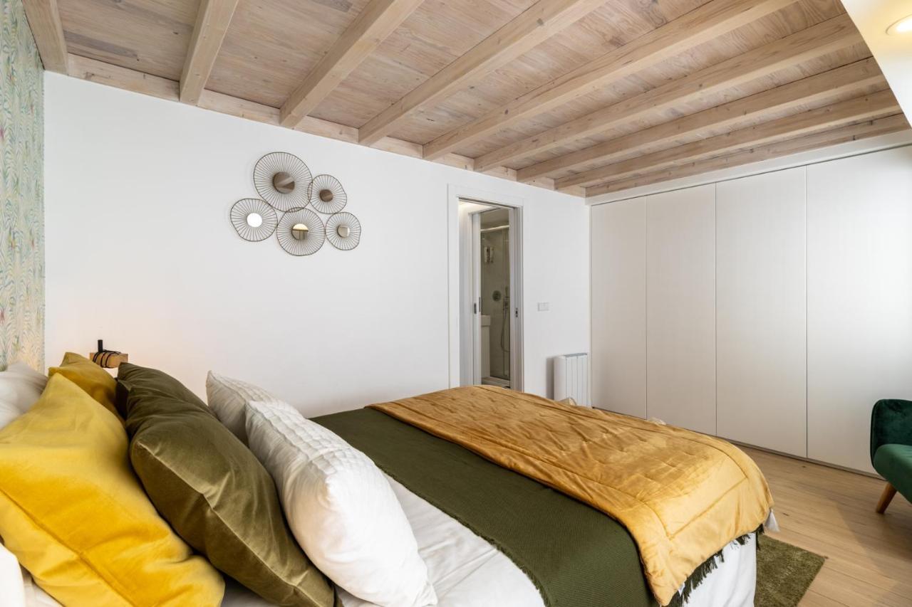 Carol House * Nazare