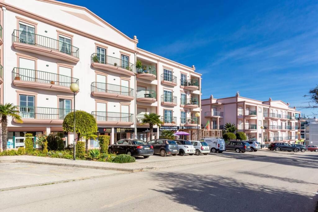 Apartment Lovely 2 Bedroom Including Pool, Stunning Ocean Views & Closeby