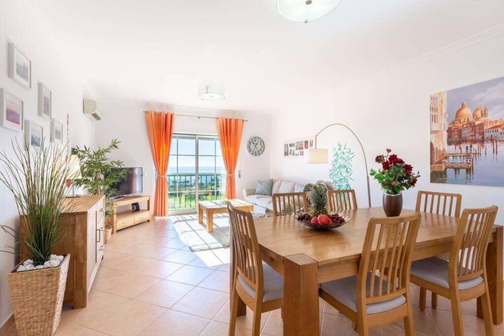 Lovely 2 Bedroom Including Pool, Stunning Ocean Views & Closeby