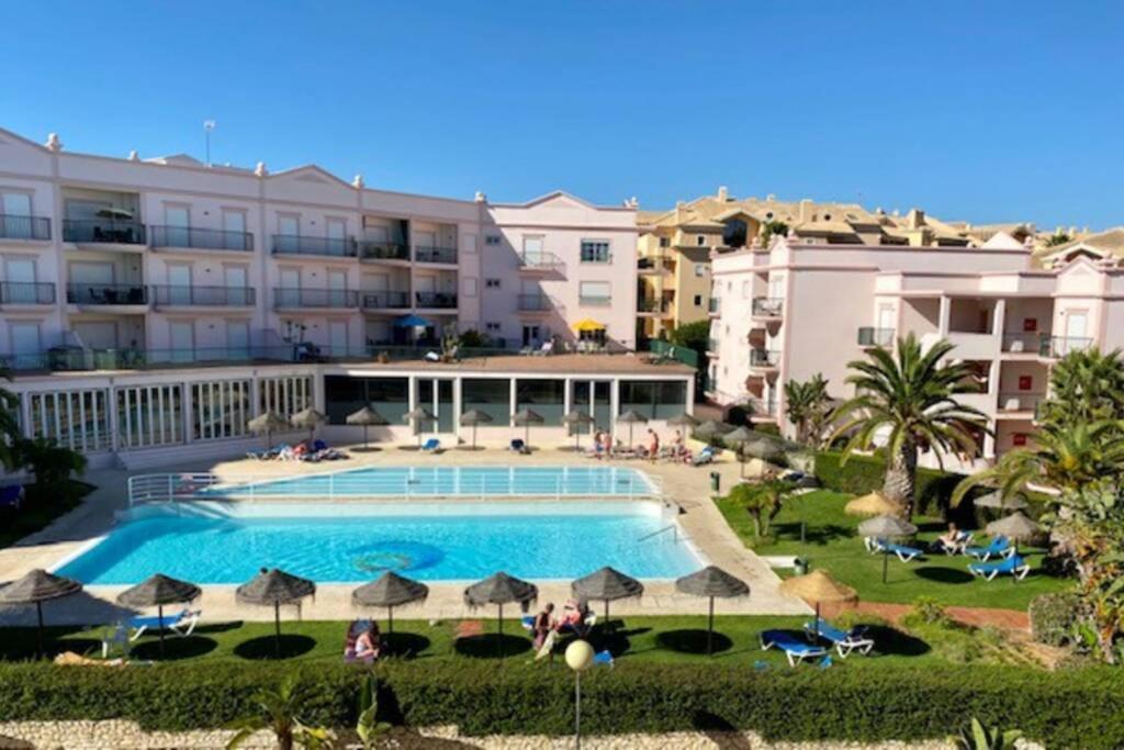 Lovely 2 Bedroom Including Pool, Stunning Ocean Views & Closeby Apartment Praia Da Luz