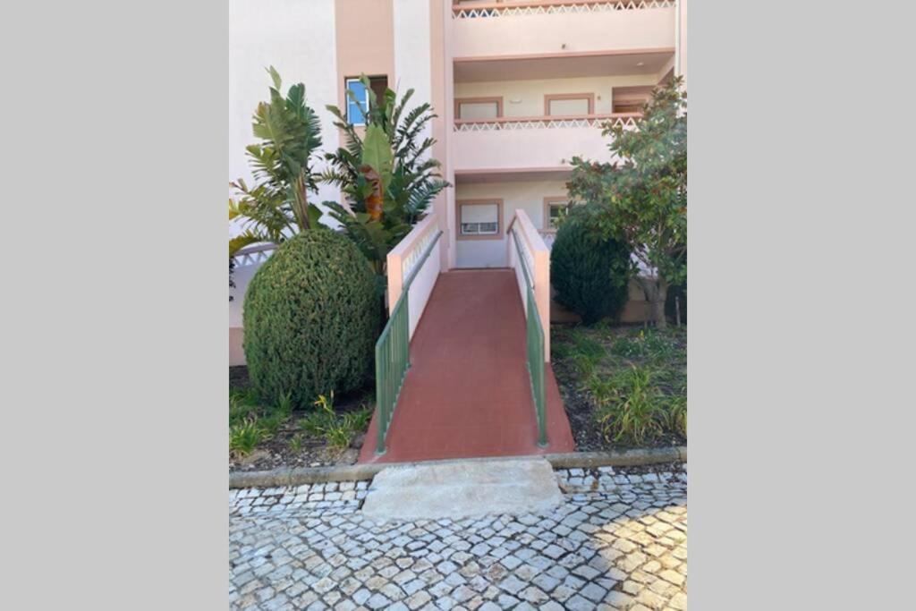 Lovely 2 Bedroom Including Pool, Stunning Ocean Views & Closeby Praia Da Luz