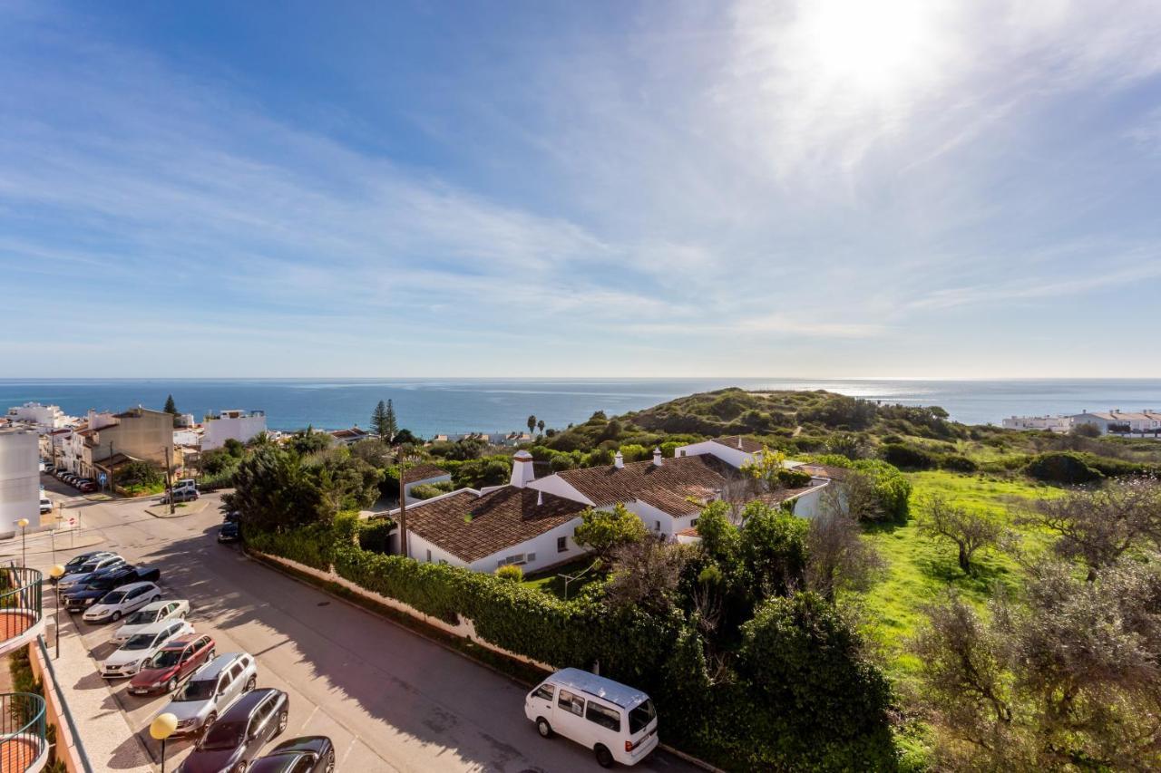 Lovely 2 Bedroom Including Pool, Stunning Ocean Views & Closeby * Praia Da Luz