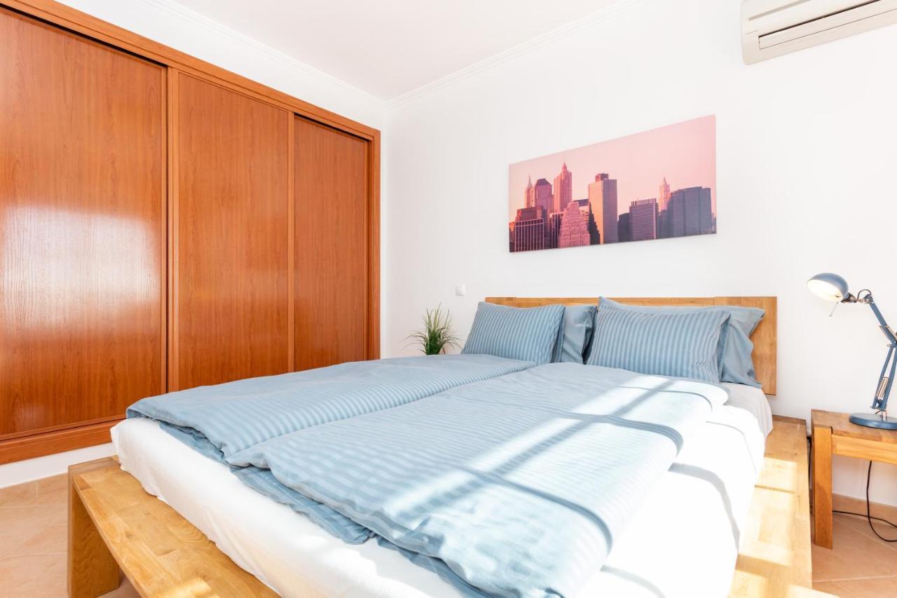 Lovely 2 Bedroom Including Pool, Stunning Ocean Views & Closeby * Praia Da Luz