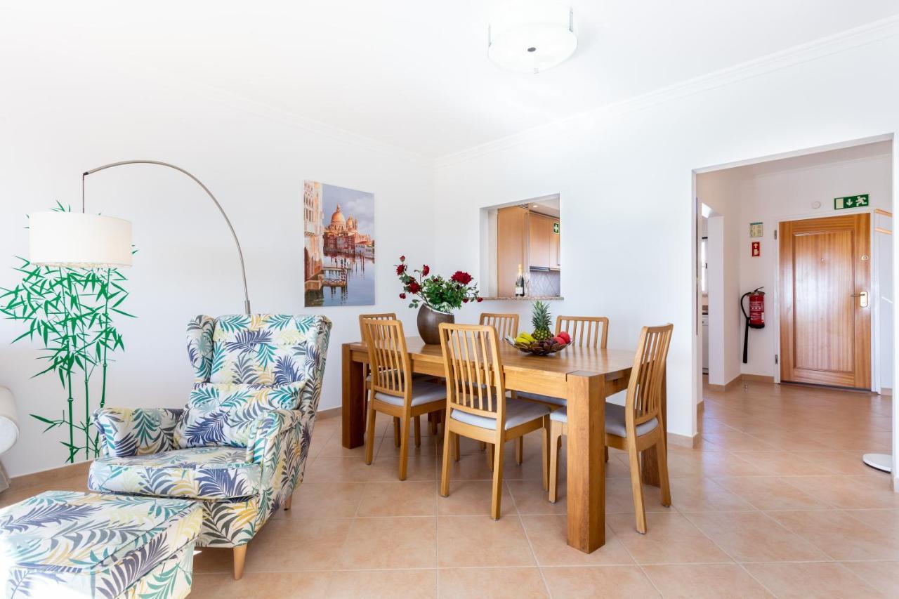 Apartment Lovely 2 Bedroom Including Pool, Stunning Ocean Views & Closeby