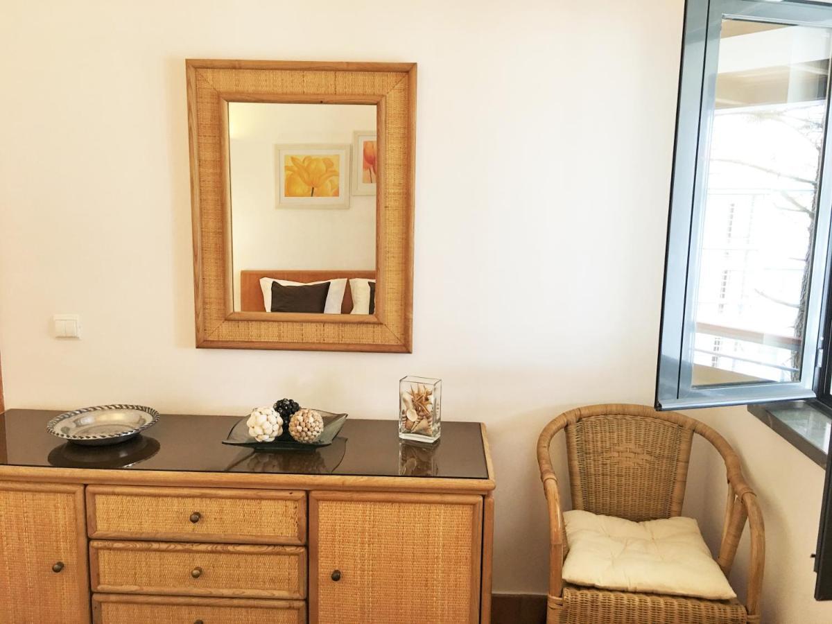Apartment T1 Em Com Piscina E Garagem