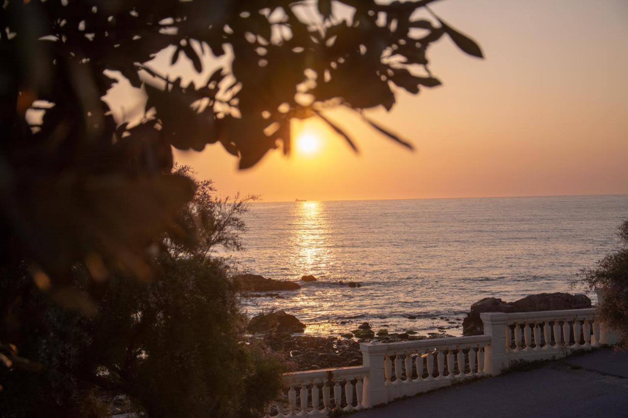 Apartment By The Sea *