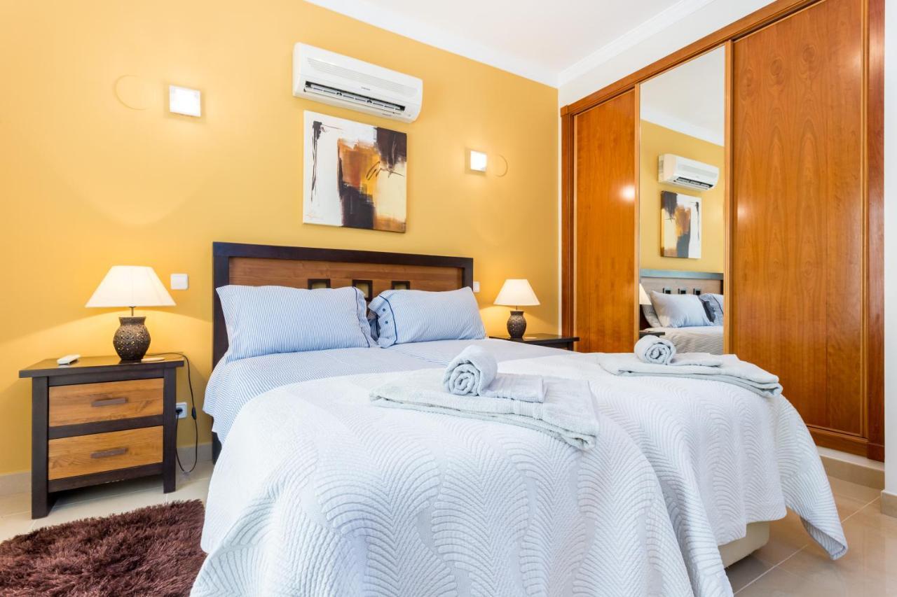 Coolhouses Algarve Luz, 5 Bed & Pool, Casa N *
