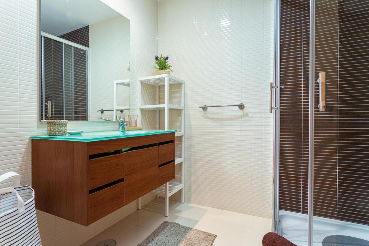 Apartment Privilege Les Mouettes With Rooftop Pool, Village Marina - Olhao