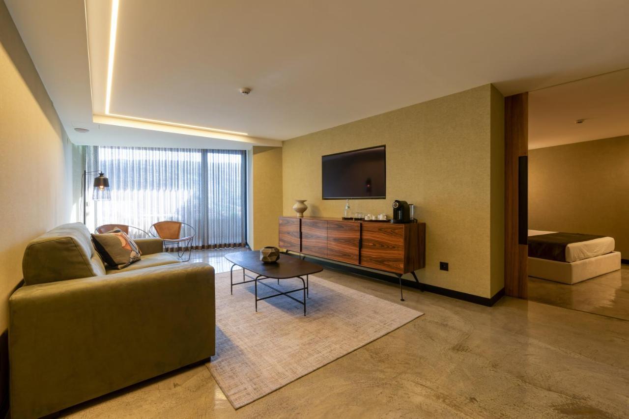 Well & Hotel