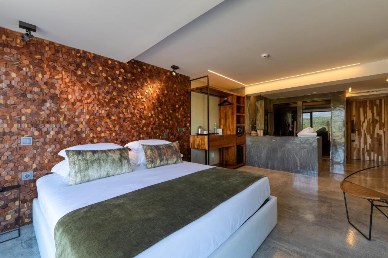 Well & Hotel