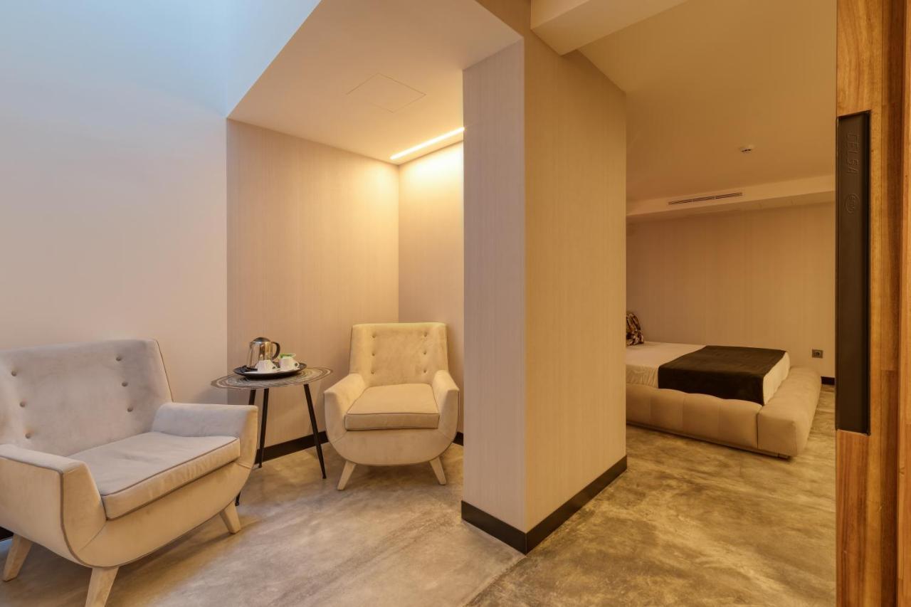 Well & Hotel Maceira (Lisbon)