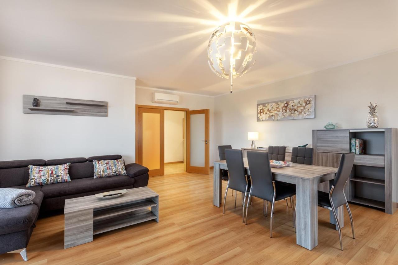Apartment Privilege Galichet With Rooftop Pool, Village Marina -