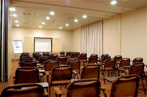 Hotel Express Lisbon-oeiras, An Ihg 3*