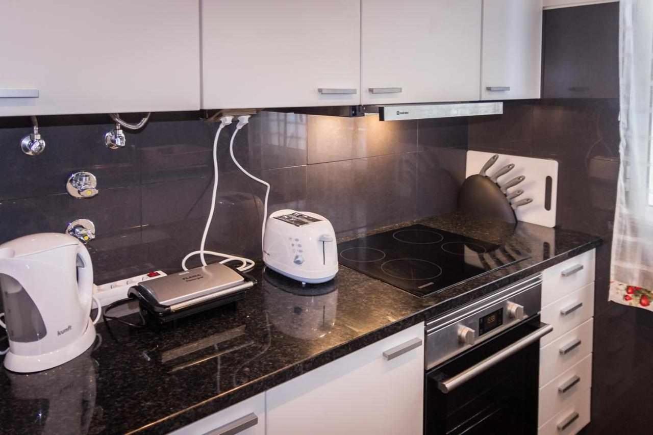 Downtown Da Vitoria Al Apartment