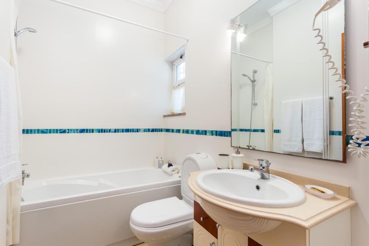 Villa Coolhouses Algarve Luz, 5 Bed & Pool, Casa N Praia Da Luz