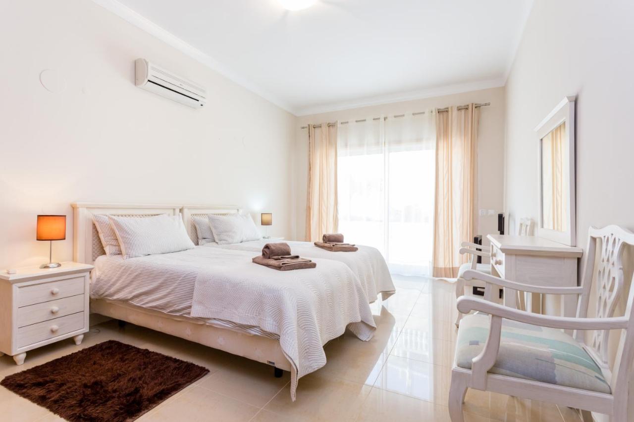 Coolhouses Algarve Luz, 5 Bed & Pool, Casa N Villa