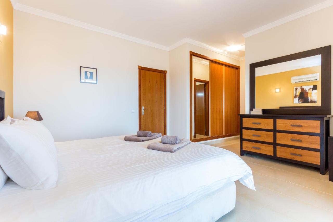 Coolhouses Algarve Luz, 5 Bed & Pool, Casa N Villa