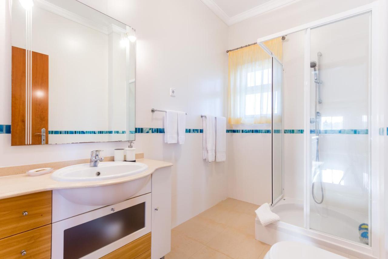 Coolhouses Algarve Luz, 5 Bed & Pool, Casa N Villa