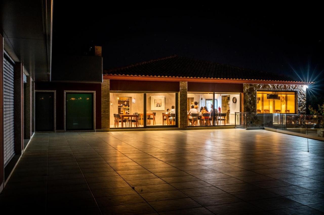 Quinta Oliveiras * Fundao