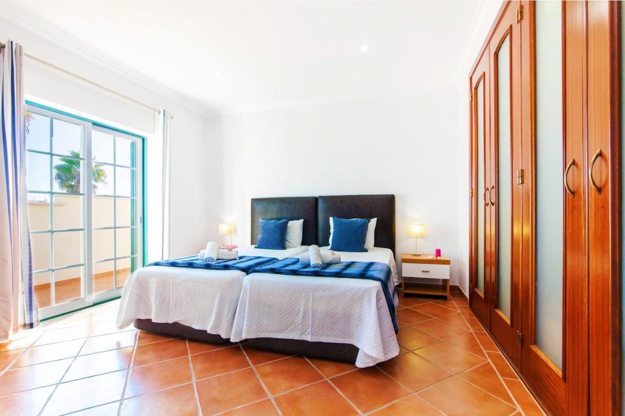 Oliveira By Algarve Vacation Villa