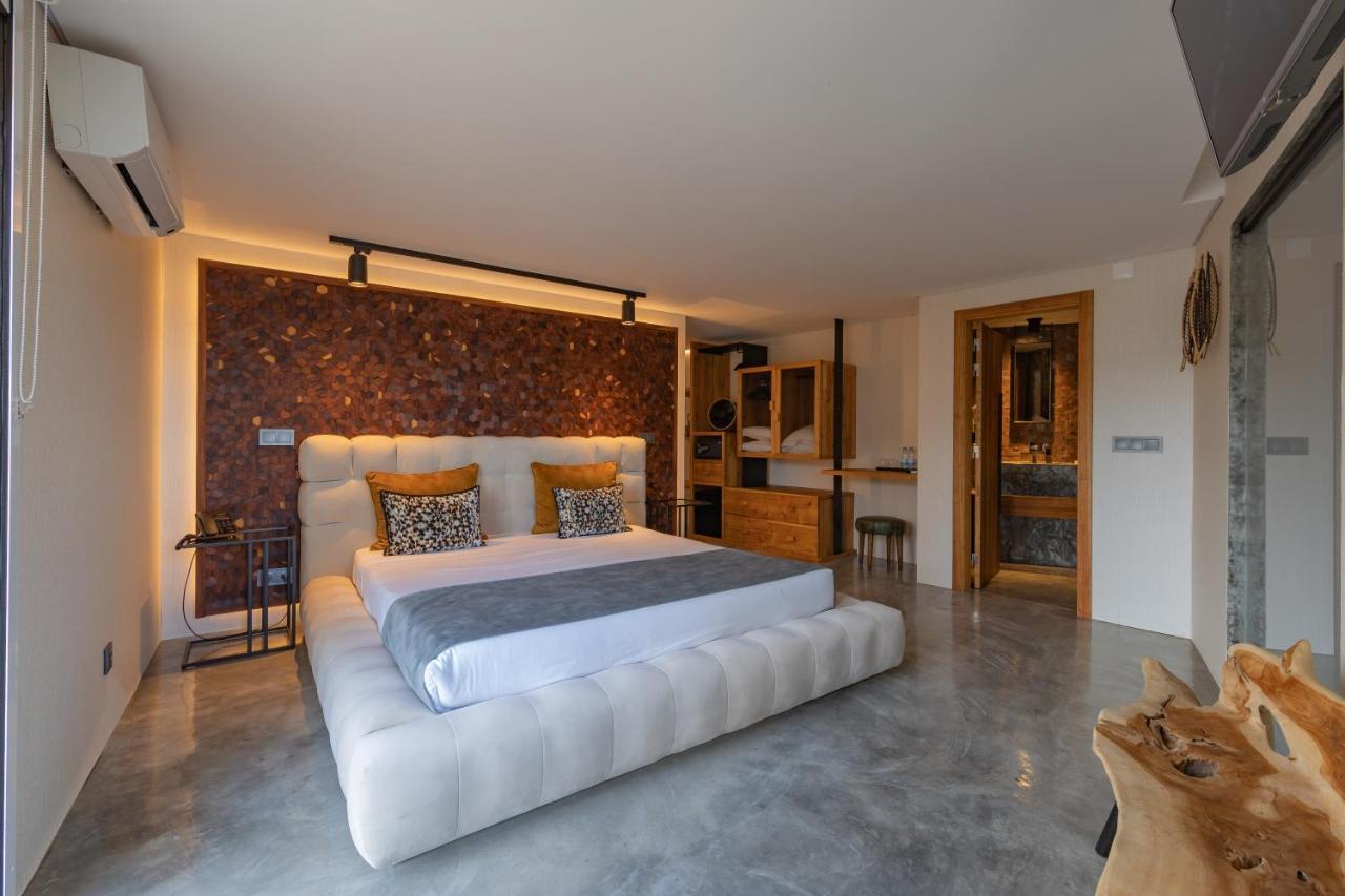 Well & Hotel Maceira (Lisbon)