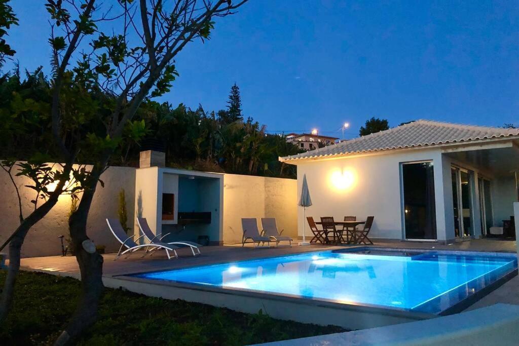 Pinheira Iv -heated Swimming Pool And Jacuzzi *