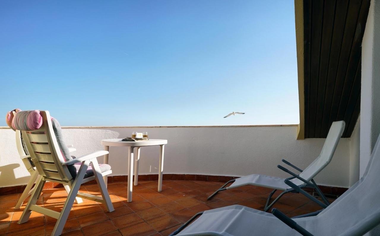 Beach Terrace Apartment *