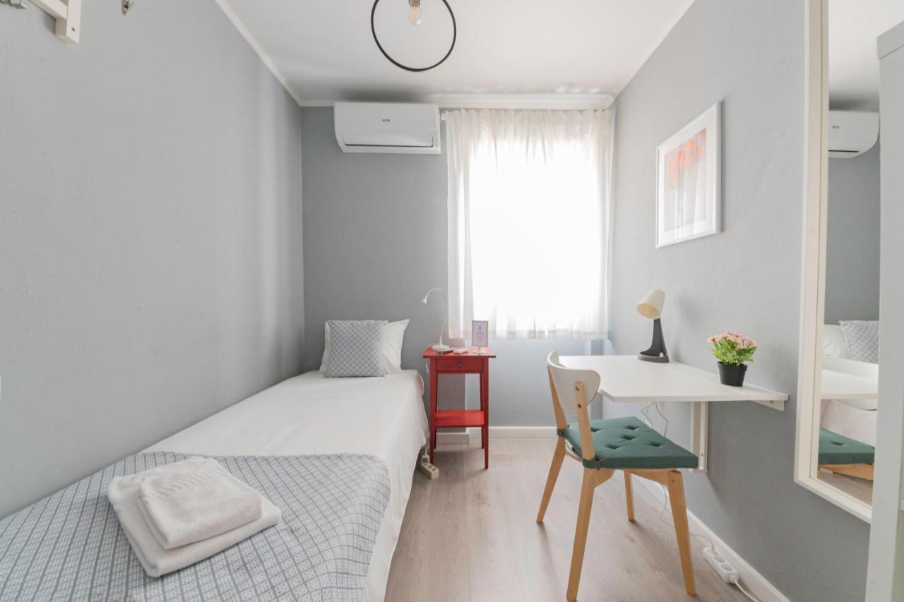 Blue Door Bed & Breakfast 3*