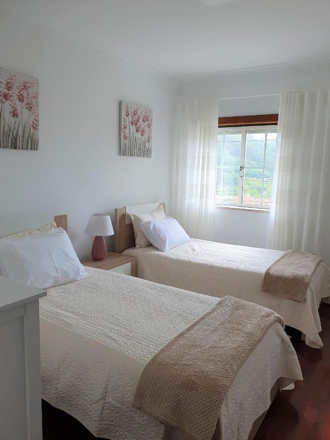 Lousa's Brown & White Apartment *