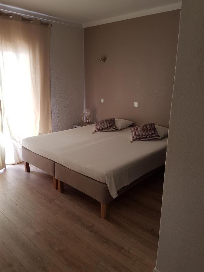 Johns Place Apartamento *