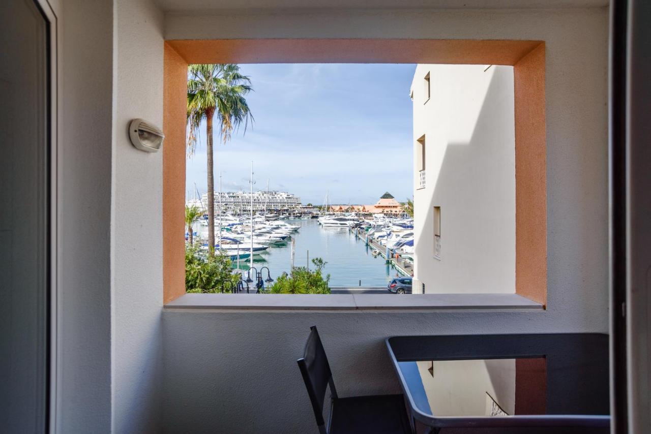 Marina Plaza Apartment *