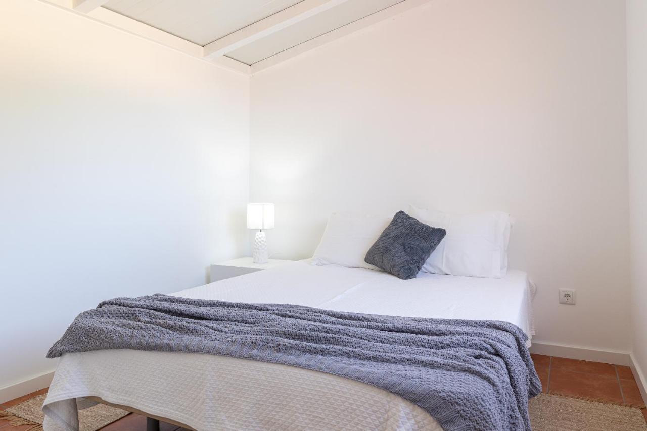 Apartment Annie 2 *