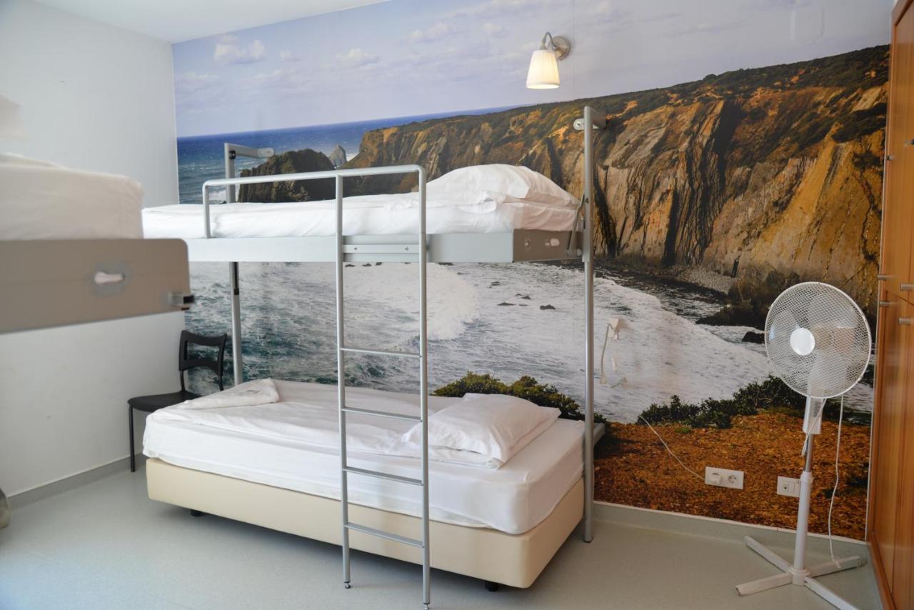 Hostel Hi Arrifana Destination