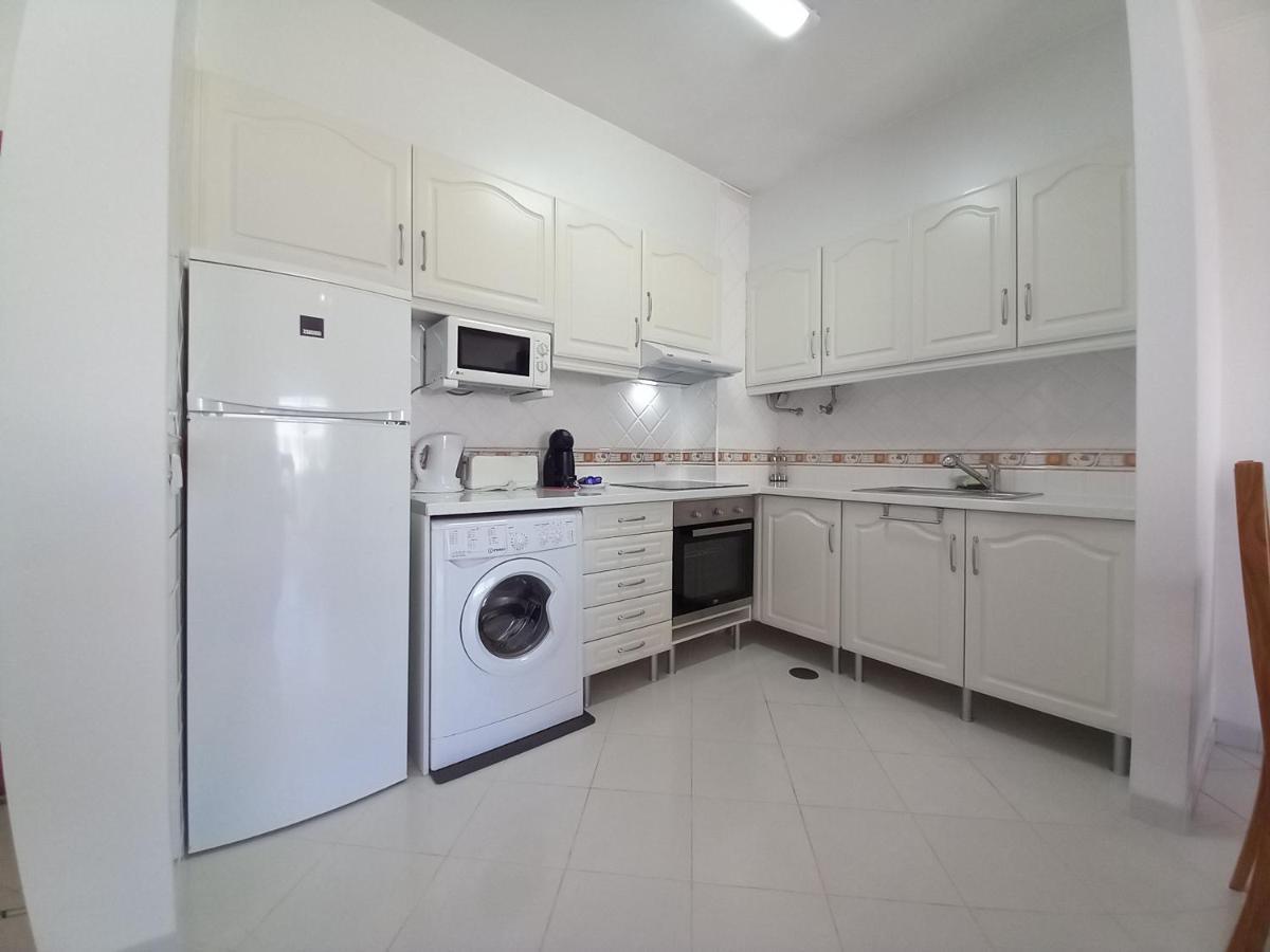 T2 Gaveto- Frente Mar, Wifi, Aconchegante & Familiar Apartment *