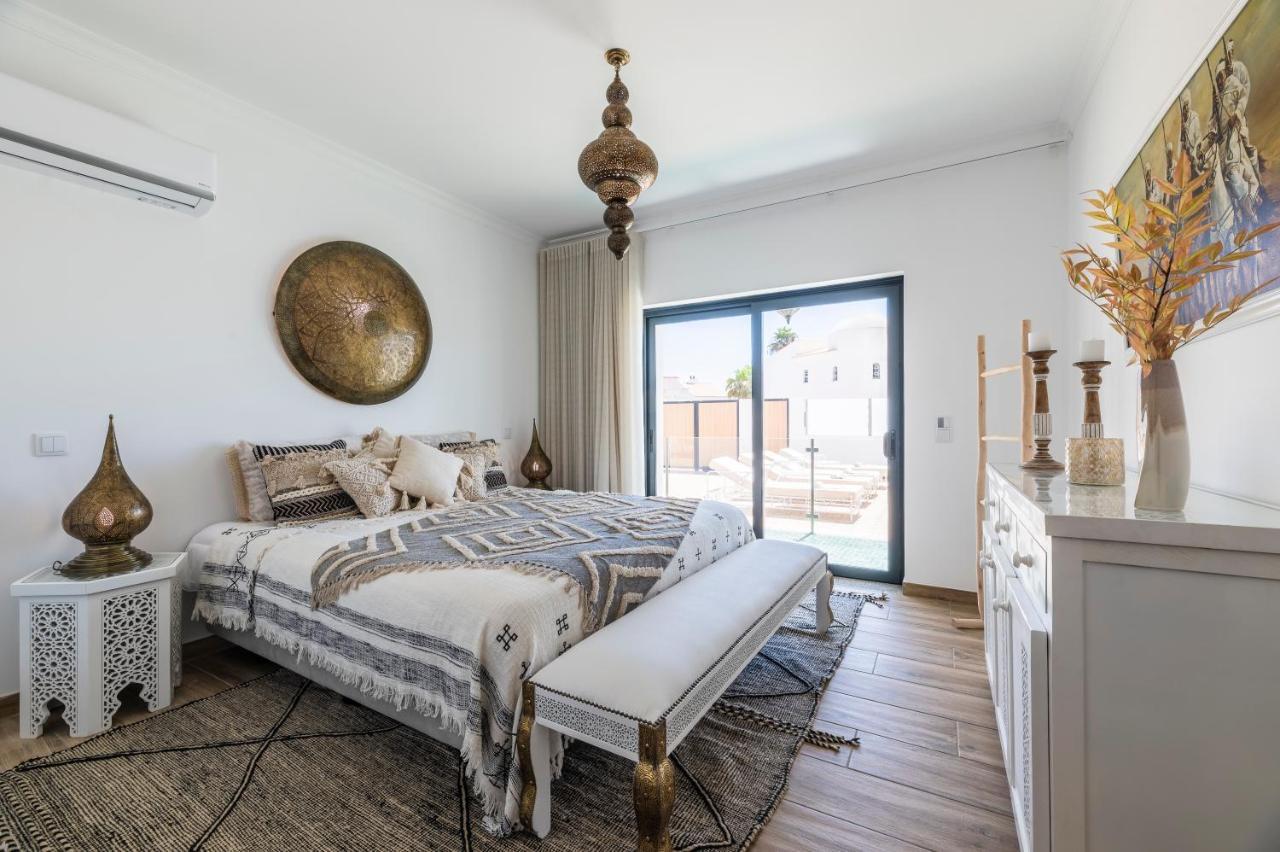 Villa Matias Gale - Luxury With Private Pool, Ac, Free Wifi, 5 Min From The Guia (Faro)