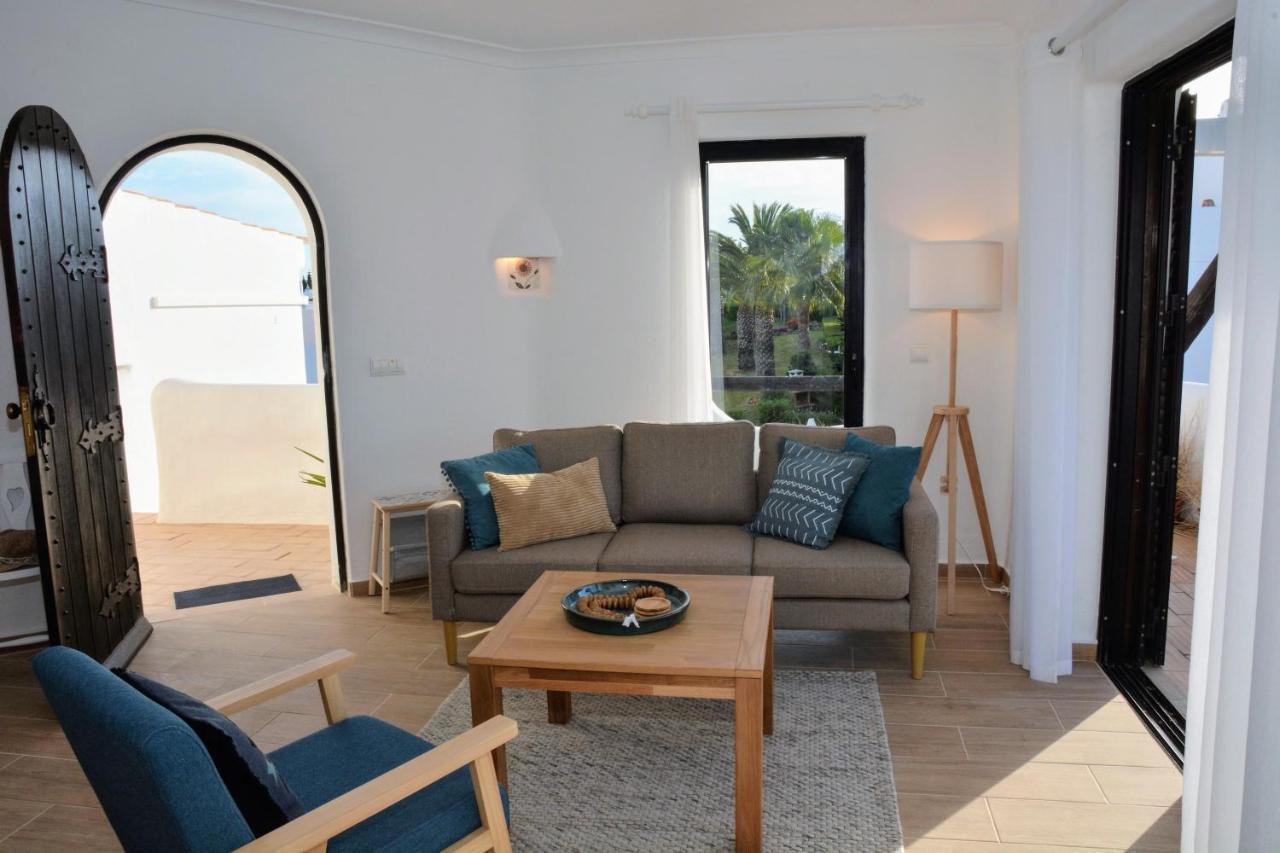 Apartment Shades Of Blue With Ocean View - Fast Wifi *