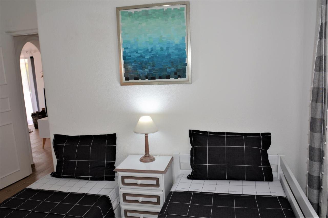 Apartment Shades Of Blue With Ocean View - Fast Wifi