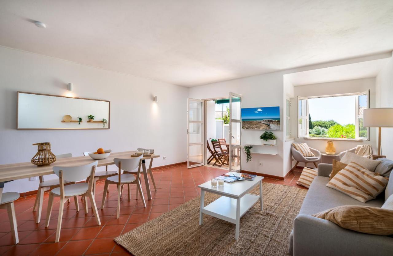 Villa With Ocean View And Rooftop Cinema *