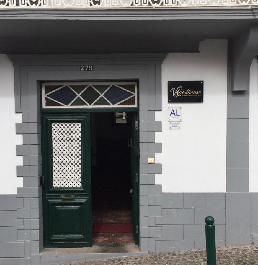 Acomodação com café da manhã  Vitorina Corte 2*