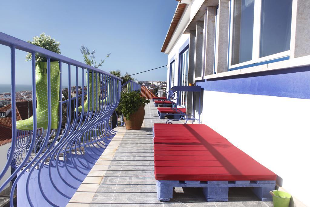 Chill In Surf House Hostel