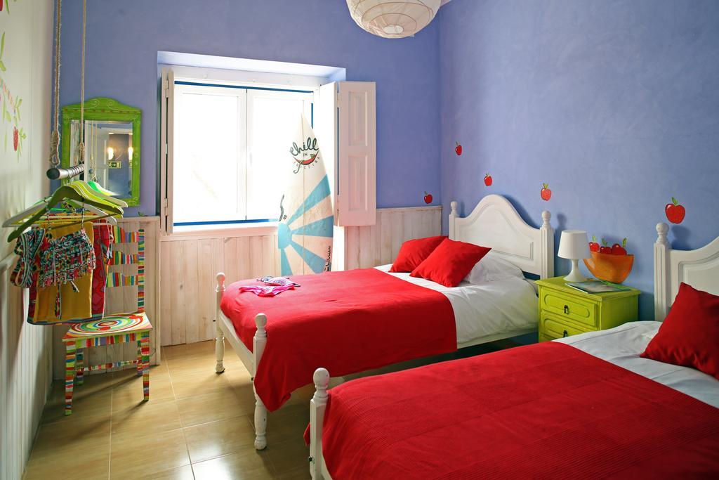 Hostel Chill In Surf House Ericeira