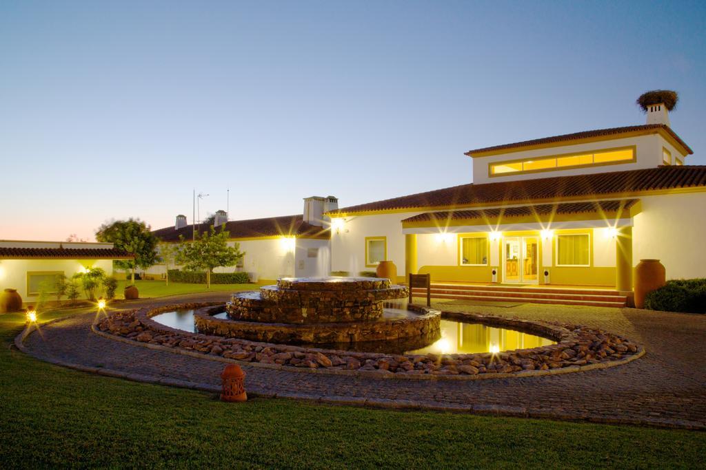 Gale Alentejo Vineyard - Clube De Campo Albernoa