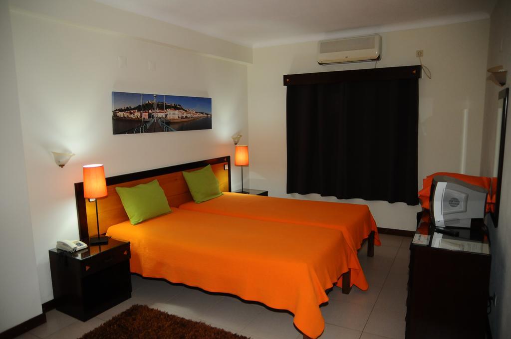 Hotel A Cegonha 2*