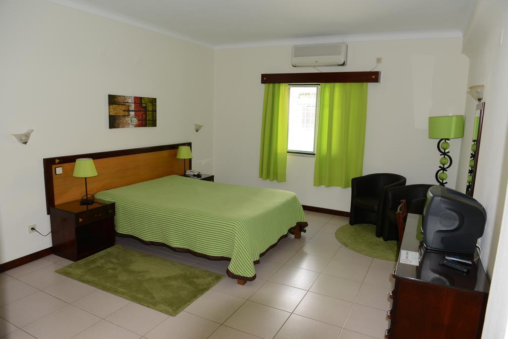 A Cegonha Hotel 2*
