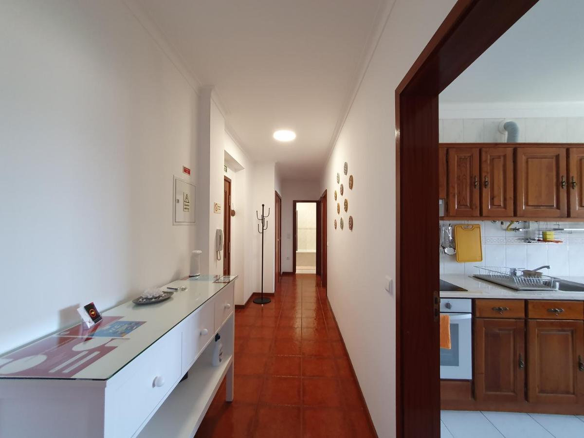 Lousa's Brown & White Apartamento *