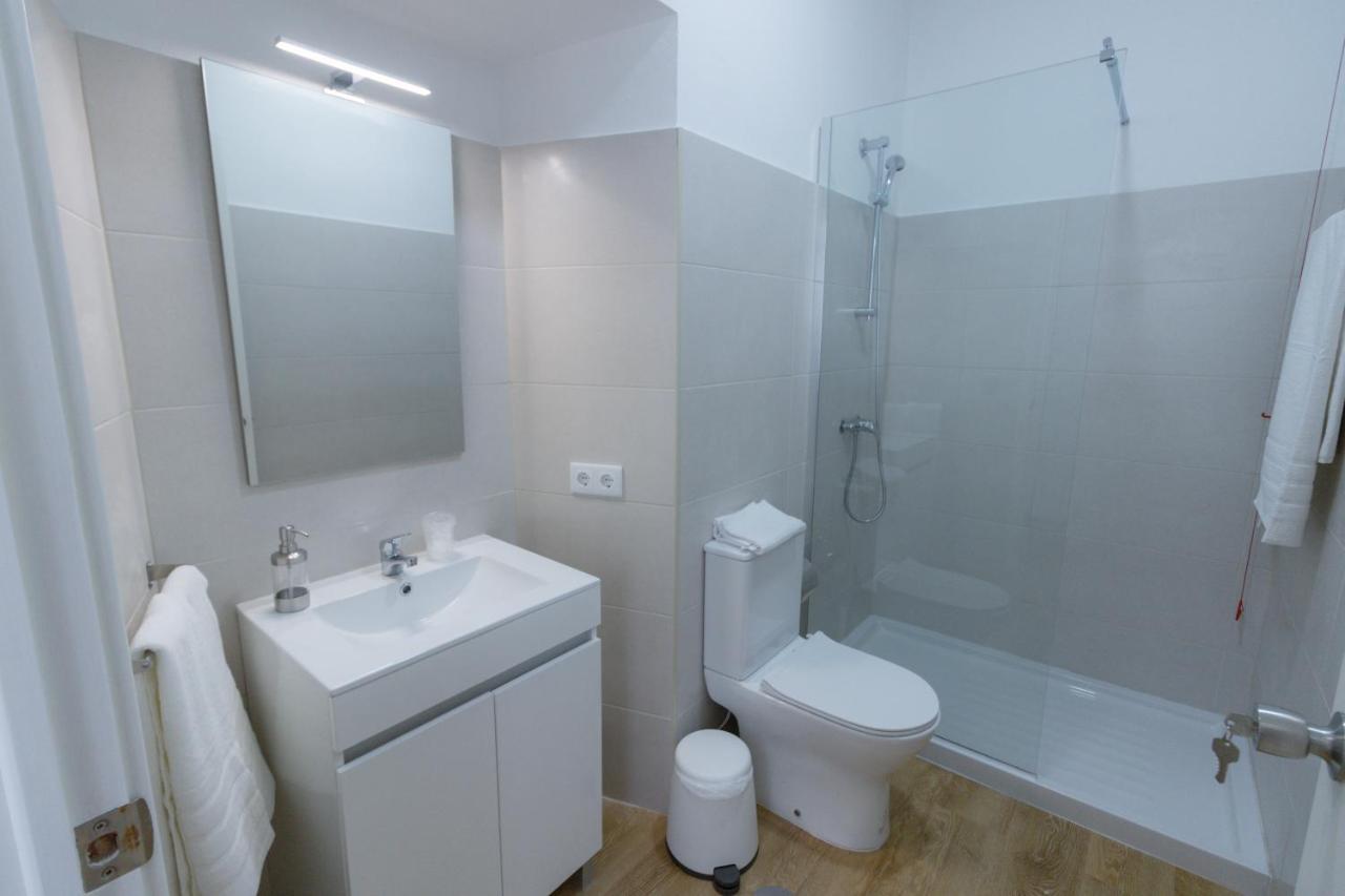 Albergue Lagoa & *
